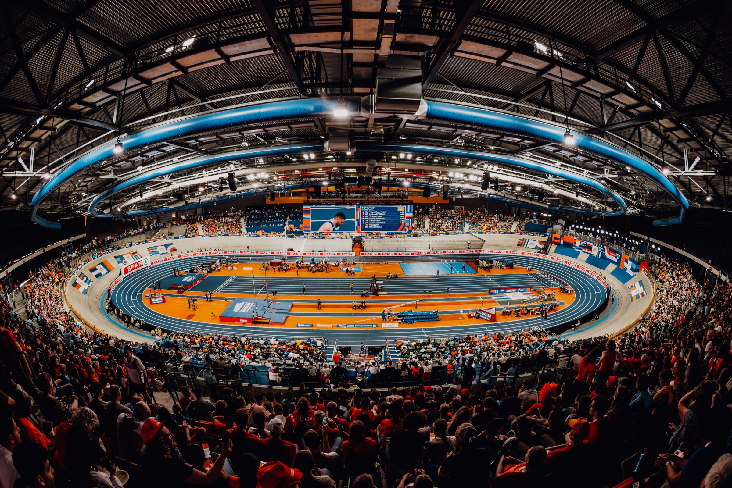 EK Atletiek 2025: wide shot of the arena and the crowd in Apeldoorn