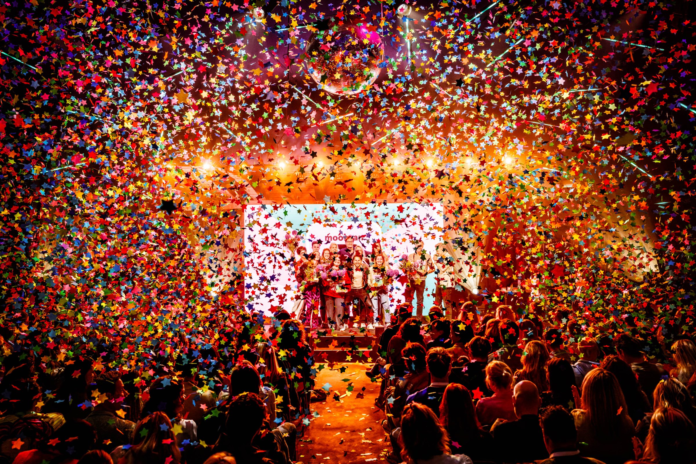 Etos Managerdagen 2026: confettimoment front of the stage in Amsterdam