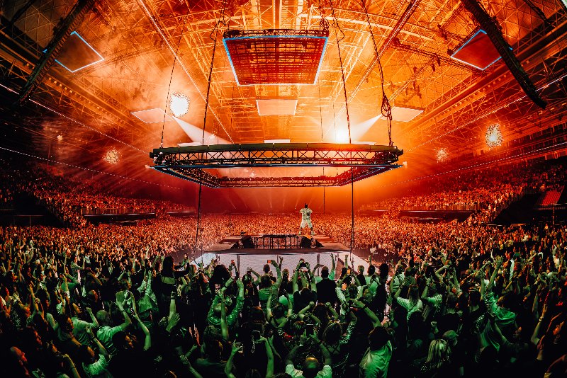 La Familia 2025: crowd in front of the stage in Gelredome
