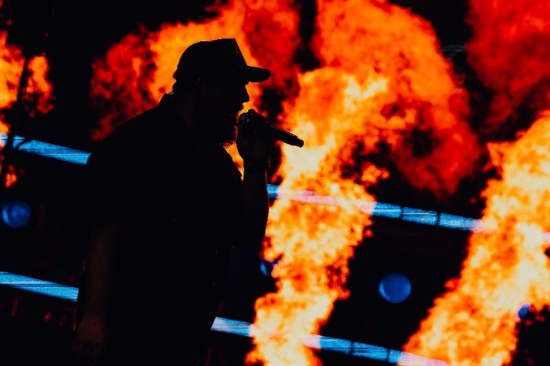Luke Combs - A'dam Arena 2026: crowd in front of the stage in Amsterdam