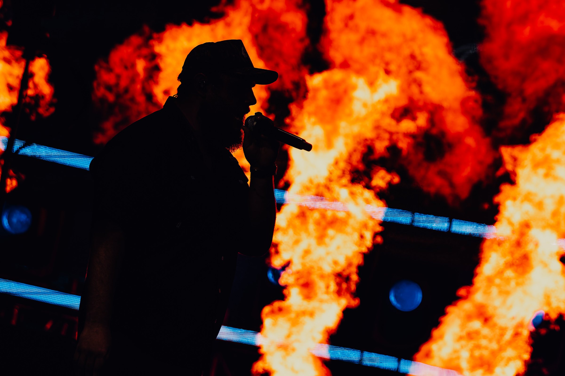 Luke Combs - A'dam Arena 2026: crowd in front of the stage in Amsterdam