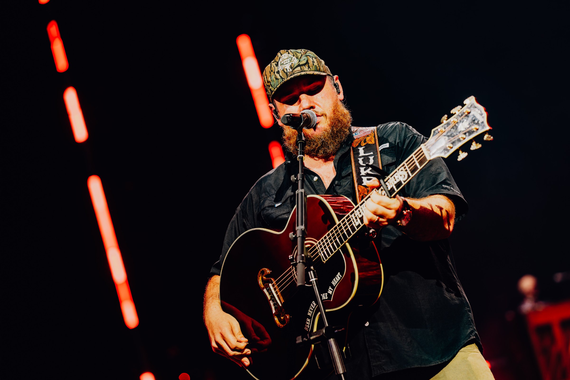 Luke Combs - A'dam Arena event photography