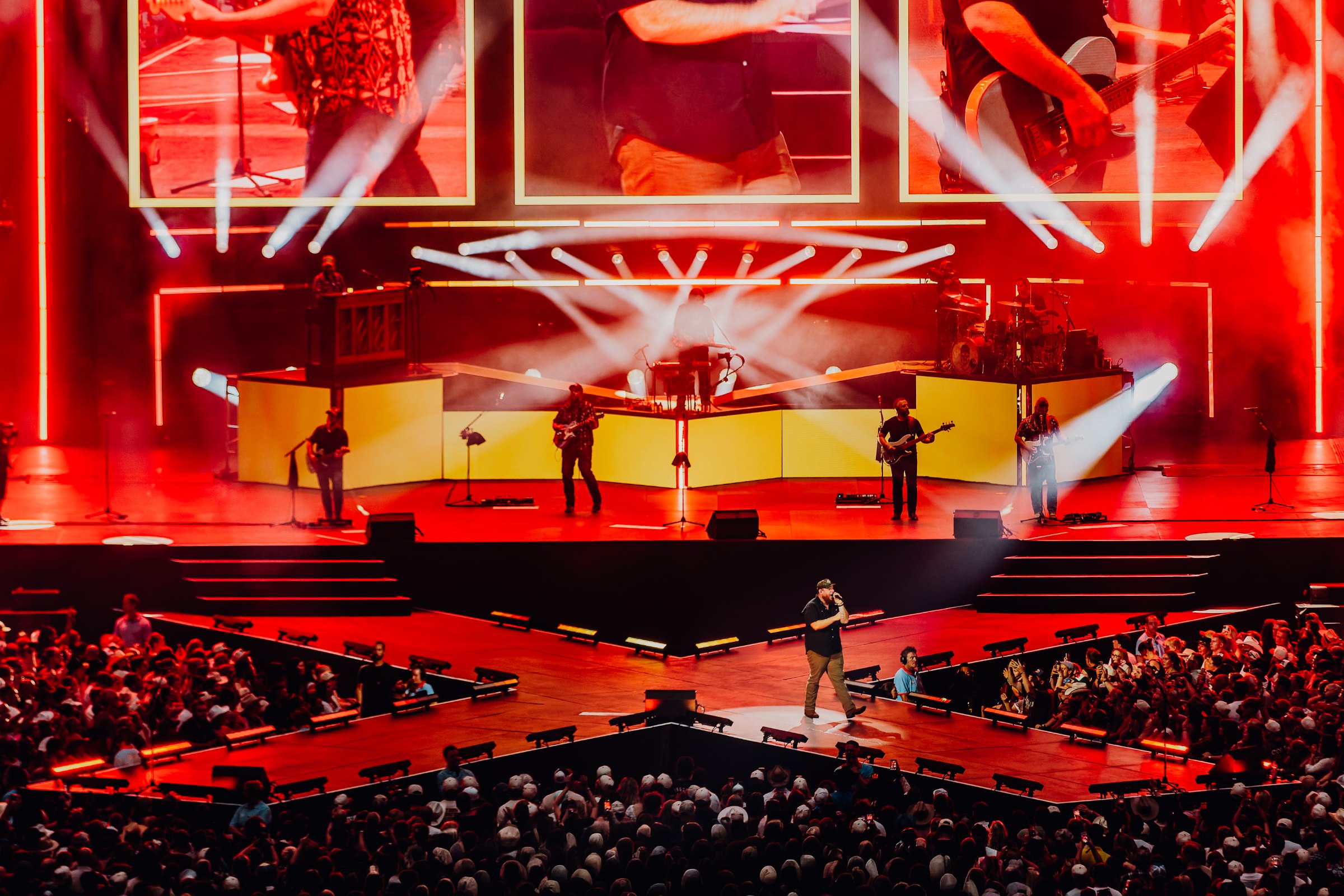 Luke Combs - A'dam Arena event photography