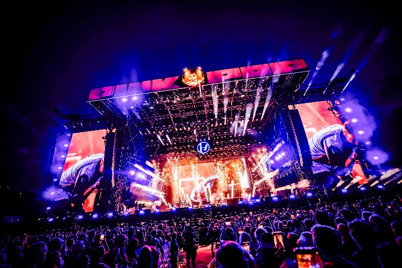 Pinkpop Festival 2026: wide view of the main stage in Landgraaf