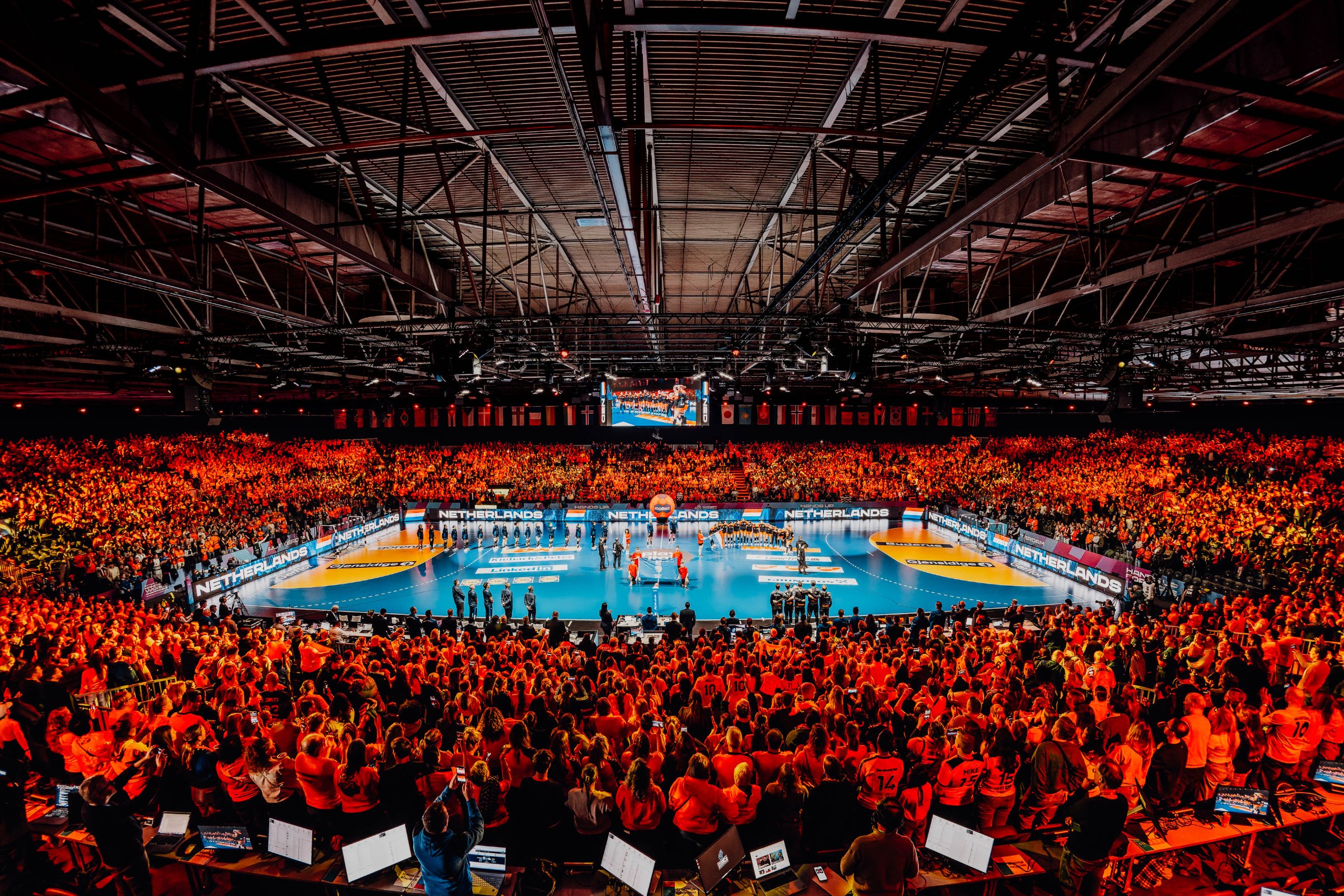 WK Handbal '25 2025: crowd in front of the stage in Ahoy